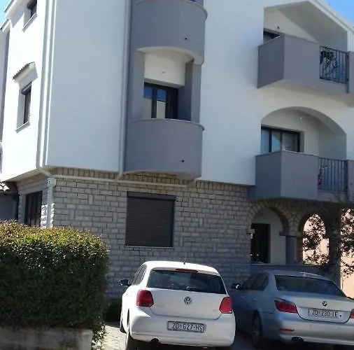 Perica Πανσιόν