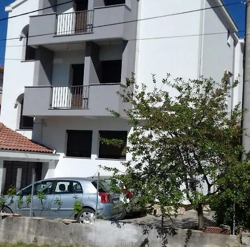 Perica Πανσιόν
